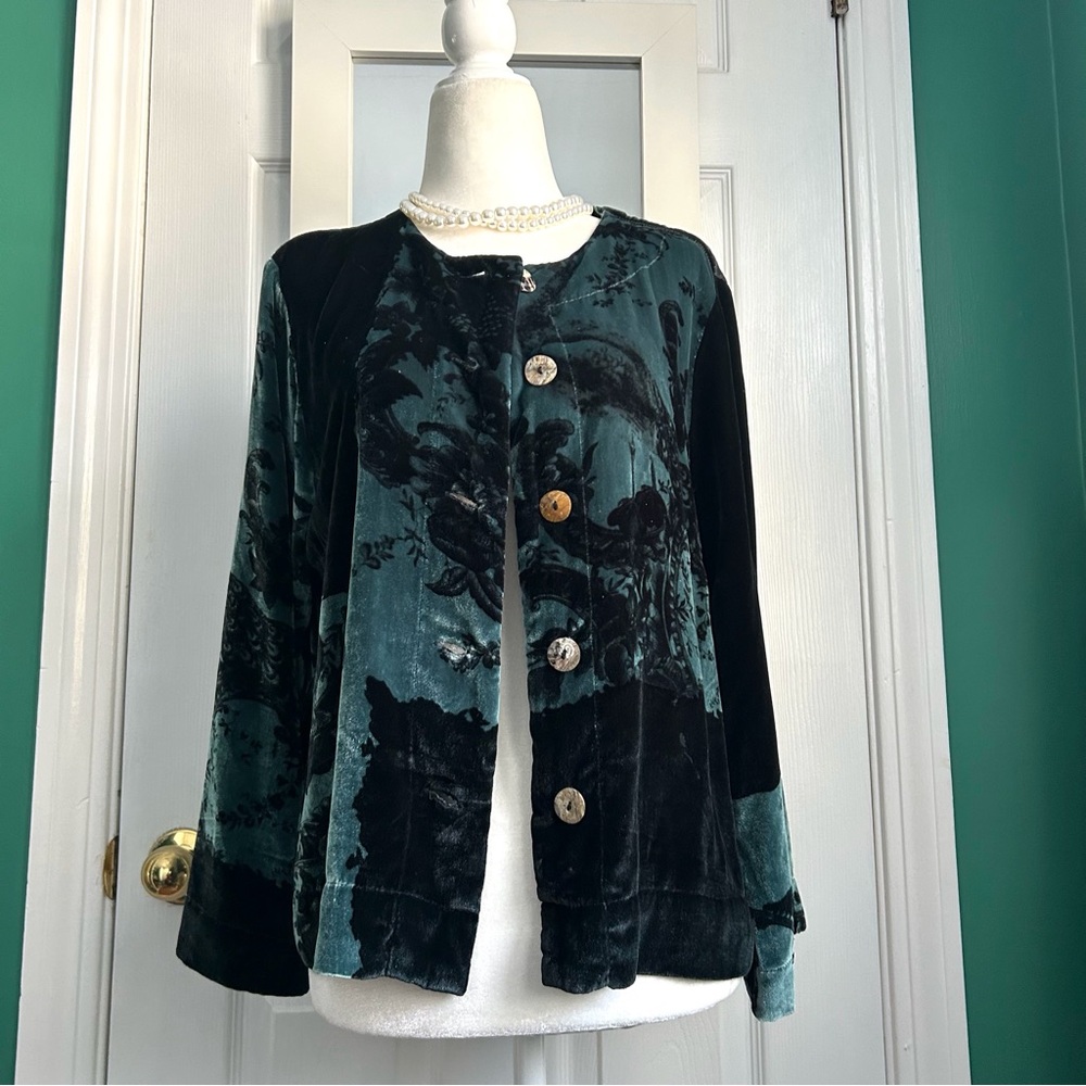 Citron Silk Blend Velvet Floral Top/Blazer in Teal and Black